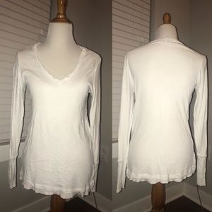 white splendid size M v neck long sleeve top